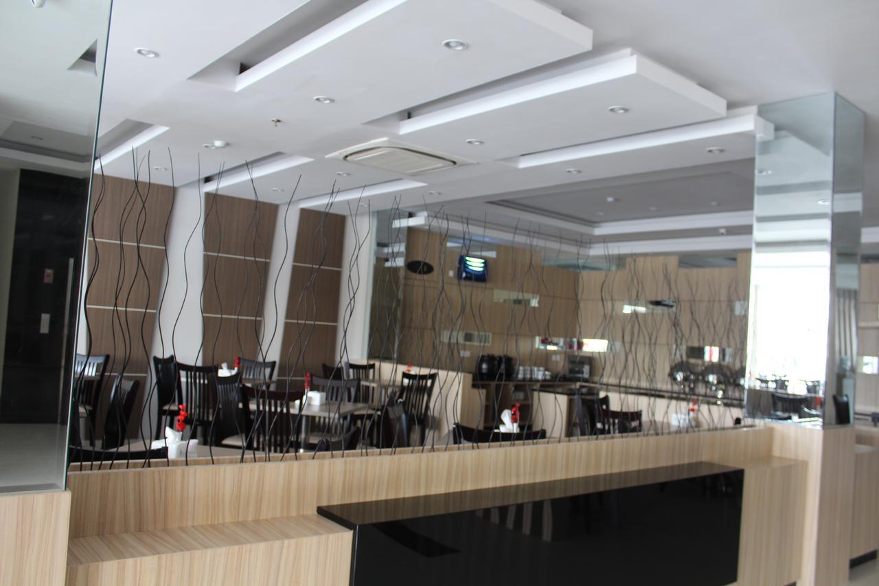 Amadeo Hotel Duri Kültér fotó